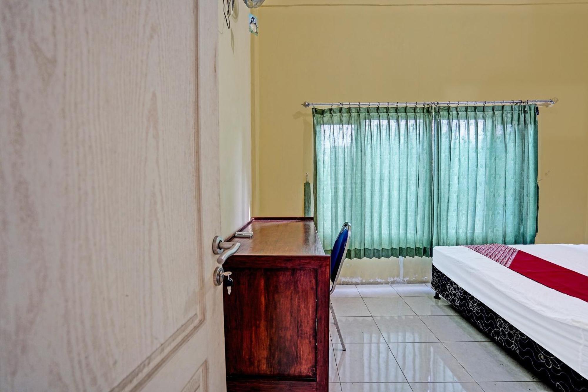 Hotel Oyo 91572 Kost Esklusif Barokah Pasuruan Zewnętrze zdjęcie