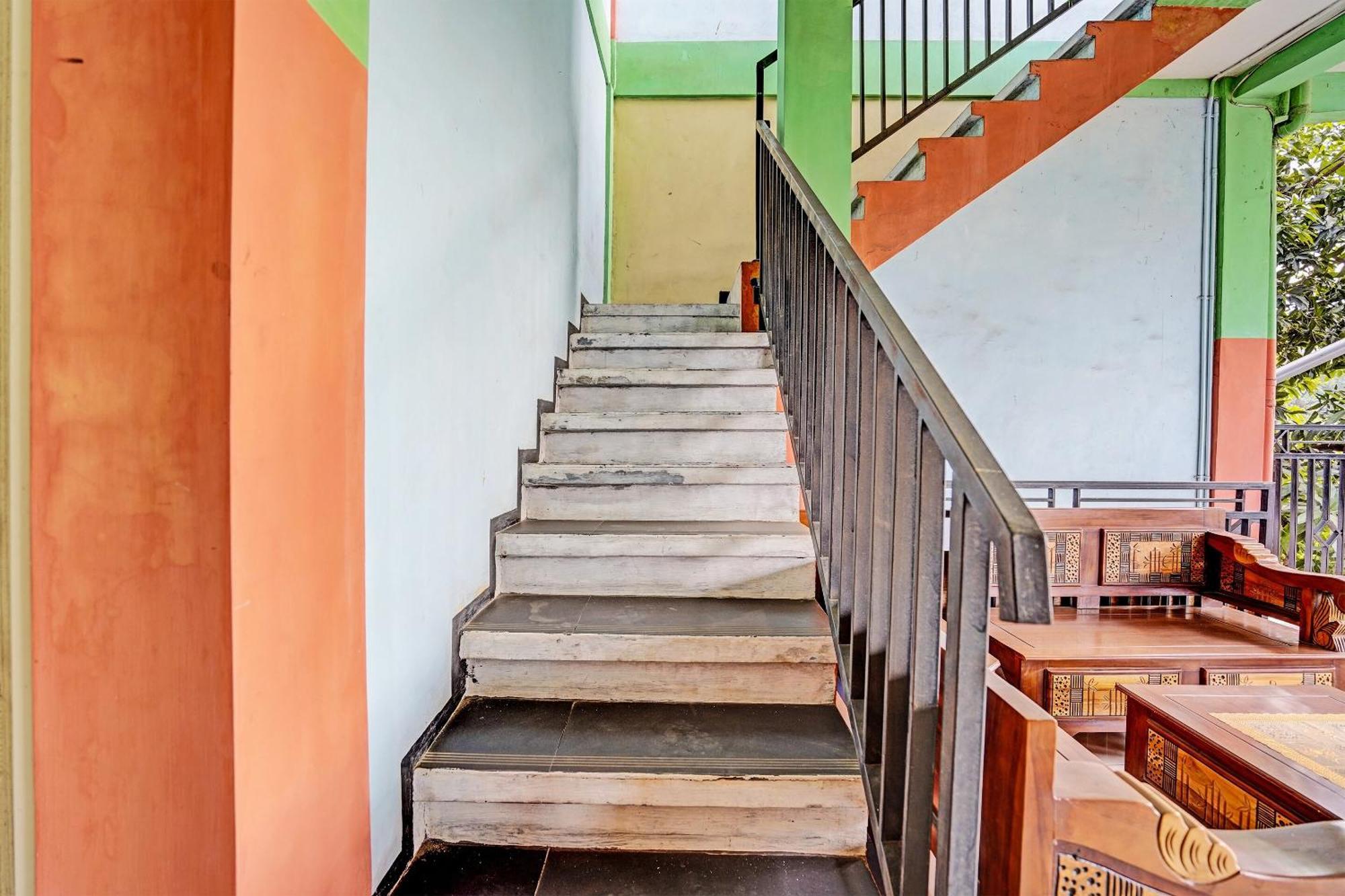 Hotel Oyo 91572 Kost Esklusif Barokah Pasuruan Zewnętrze zdjęcie