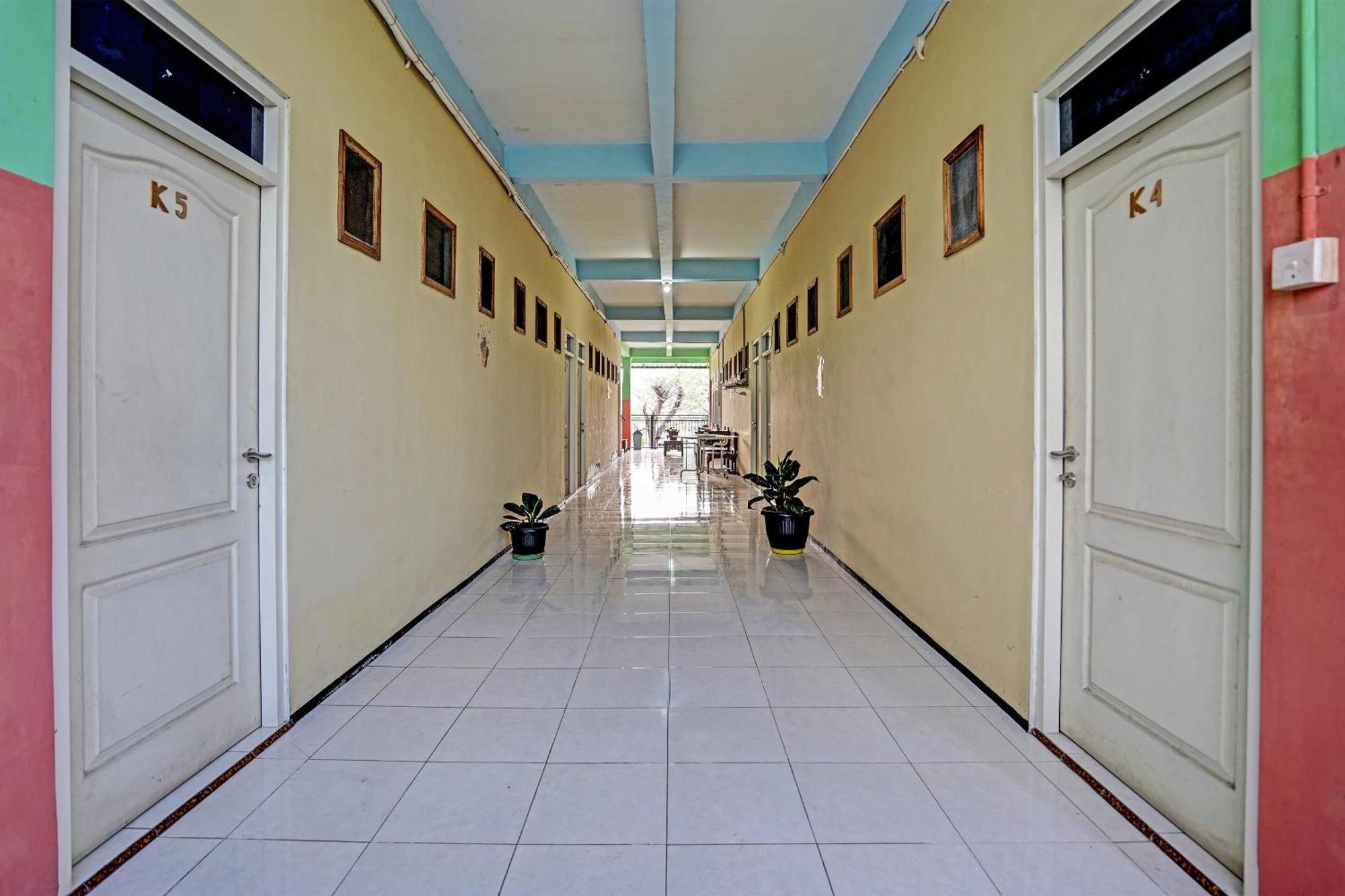 Hotel Oyo 91572 Kost Esklusif Barokah Pasuruan Zewnętrze zdjęcie