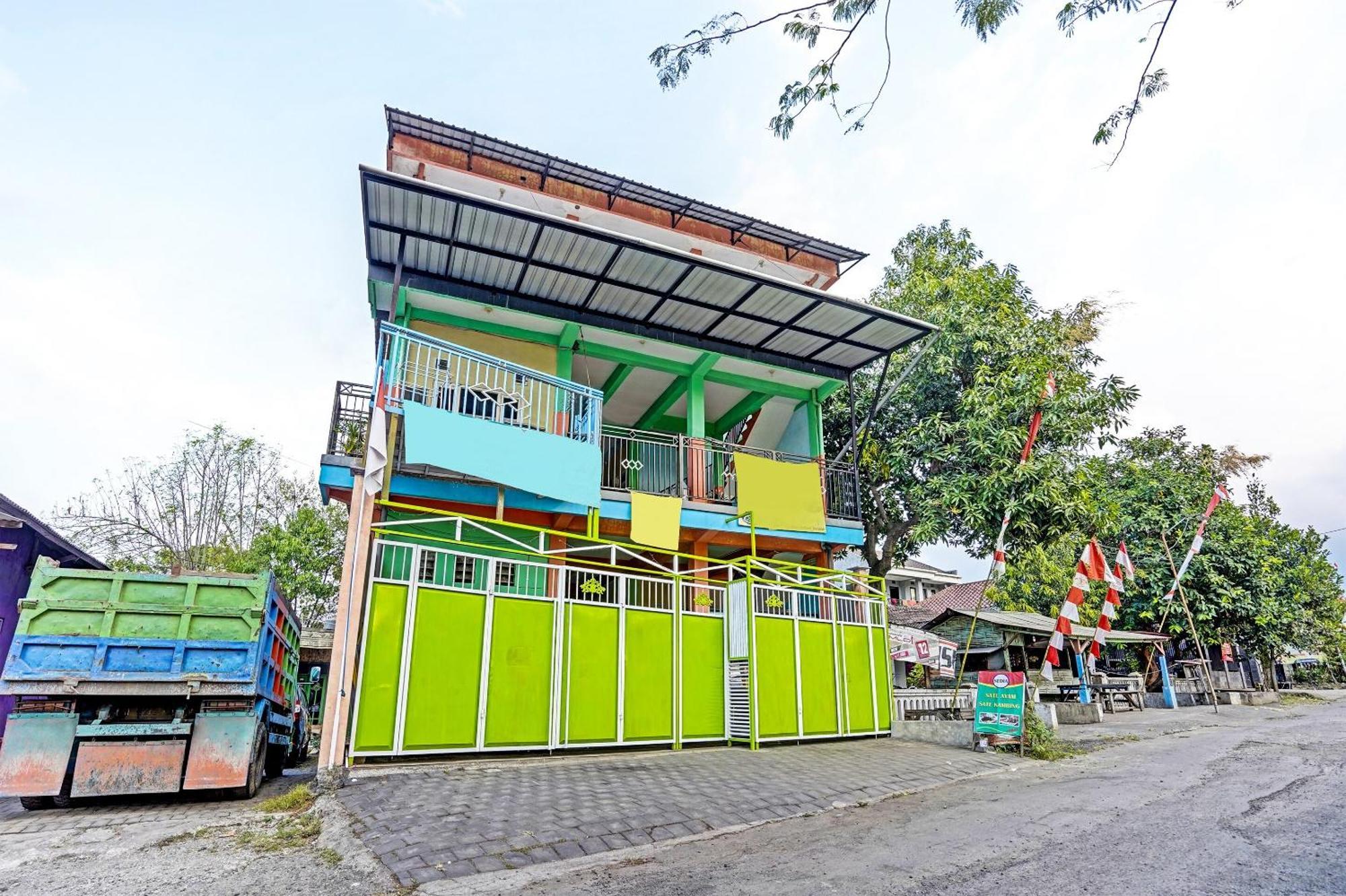 Hotel Oyo 91572 Kost Esklusif Barokah Pasuruan Zewnętrze zdjęcie